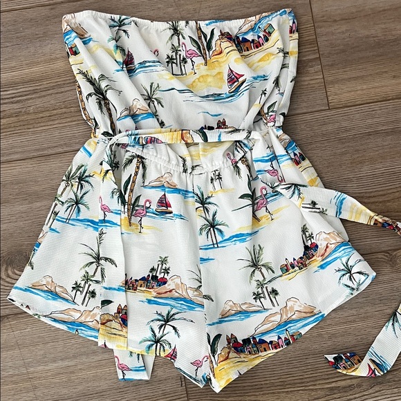 Forever 21 Tropical Scene Romper - Picture 3 of 5